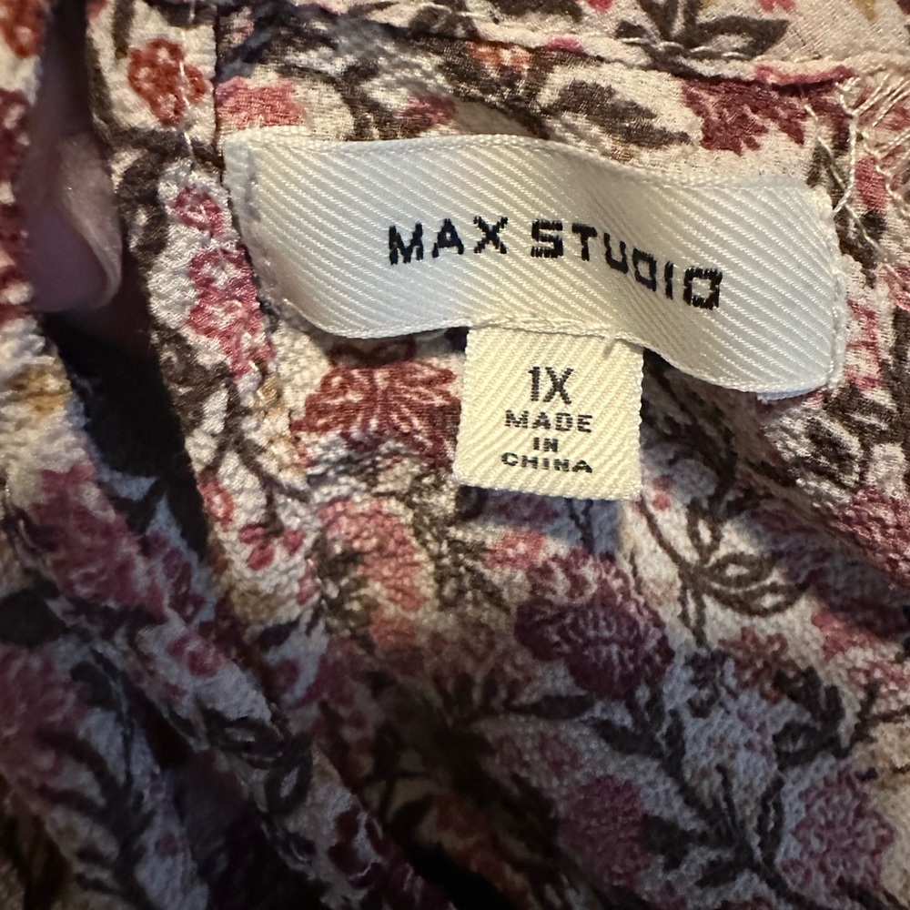Floral Top - Picture 4 of 4